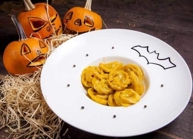 The 21 Food Market устраивает Halloween pre-party на Новом Арбате со страшной едой и скидками для ряженых